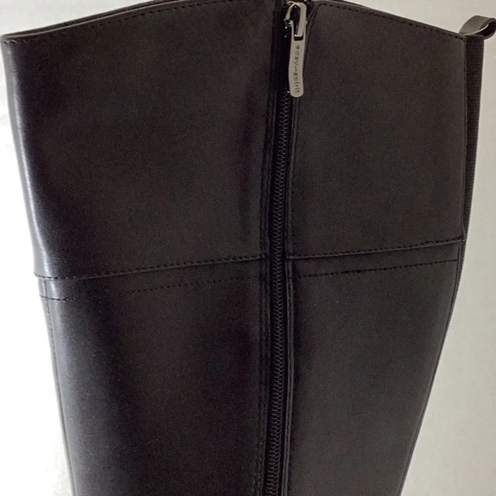 Easy Spirit Leigh (Women's) Size 7.5M.WC